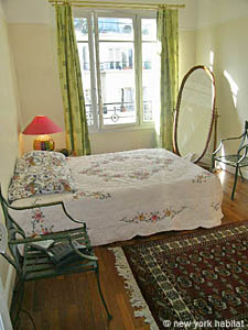Paris 2 Bedroom apartment - bedroom 1 (PA-2401) photo 1 of 4