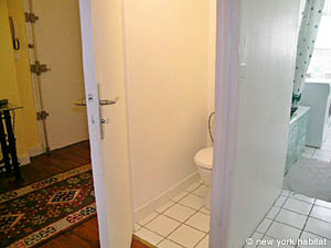 Paris 2 Bedroom apartment - bathroom 1 (PA-2401) photo 1 of 5