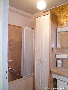 Paris Studio apartment - bathroom 1 (PA-3832) photo 4 of 6