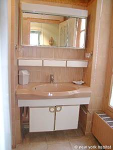 Paris Studio apartment - bathroom 1 (PA-3832) photo 2 of 6