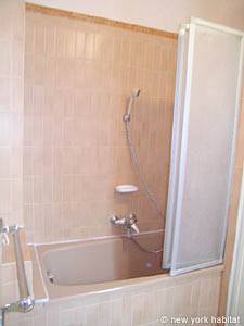 Paris Studio apartment - bathroom 1 (PA-3832) photo 5 of 6