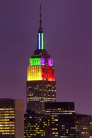 El Empire State con los colores del arcoiris en homenaje a la semana del Orgullo de Nueva York (Foto cedida con permiso de Inga Sarda-Sorensen)