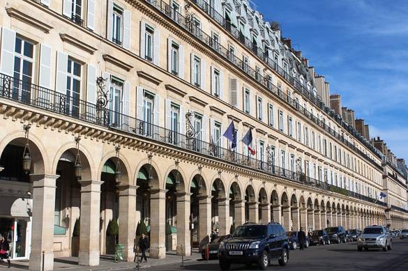 Shopping in the Avenue Montaigne district - Paris Select