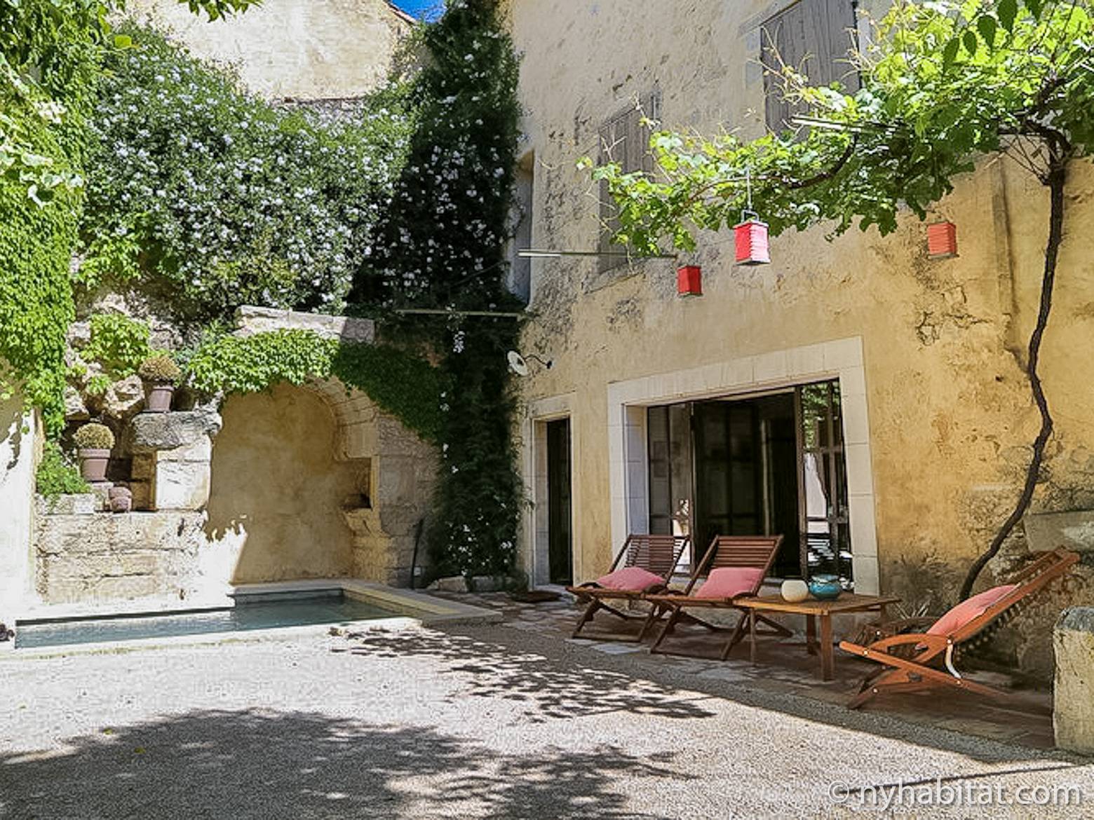 Small Provence Apartment Embraces Rustic Charm and Modern Comfort