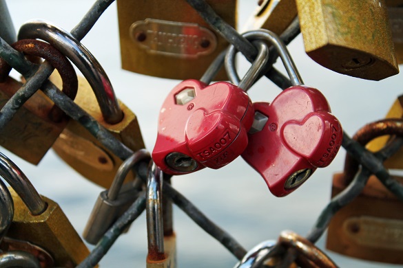 Le Pont Des Arts' And The Love Padlocks On Valentine's Day