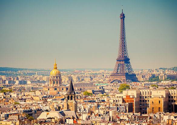 L'Hôtel Montaigne sur les Champs Elysées, proche de l'Arc de Triomphe et  vue sur la tour Eiffel – 5 étoiles à Paris, l'Hôtel Montaigne se situe près  des Champs Elysées, proche Arc