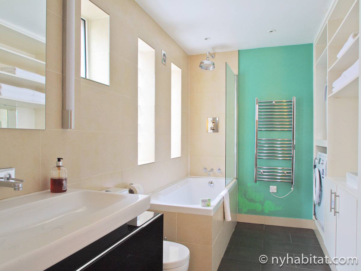 Salle de bain 1 - Photo 1 sur 2