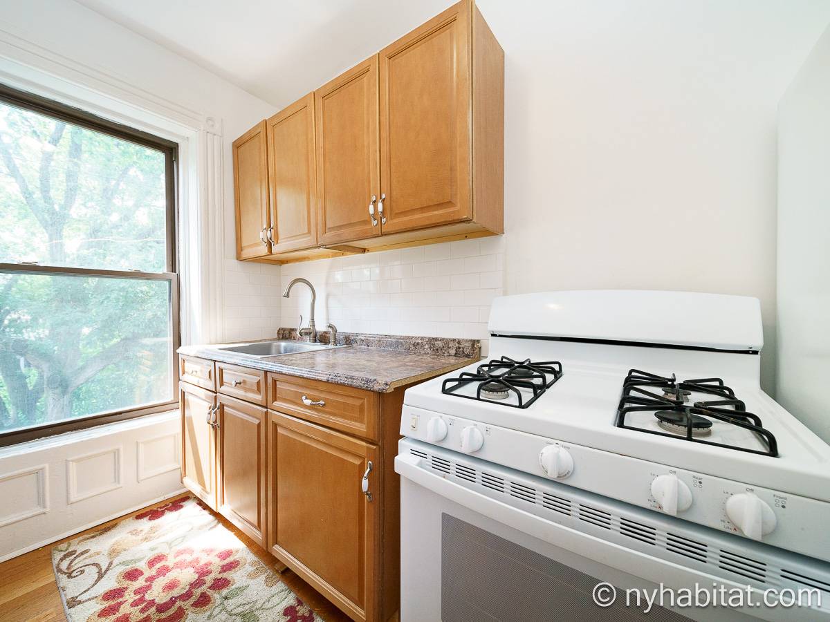 Kitchen - Photo 2 of 4