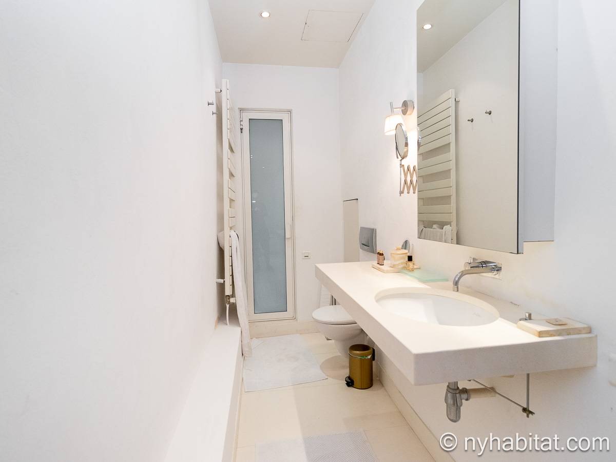 Salle de bain 1 - Photo 3 sur 6