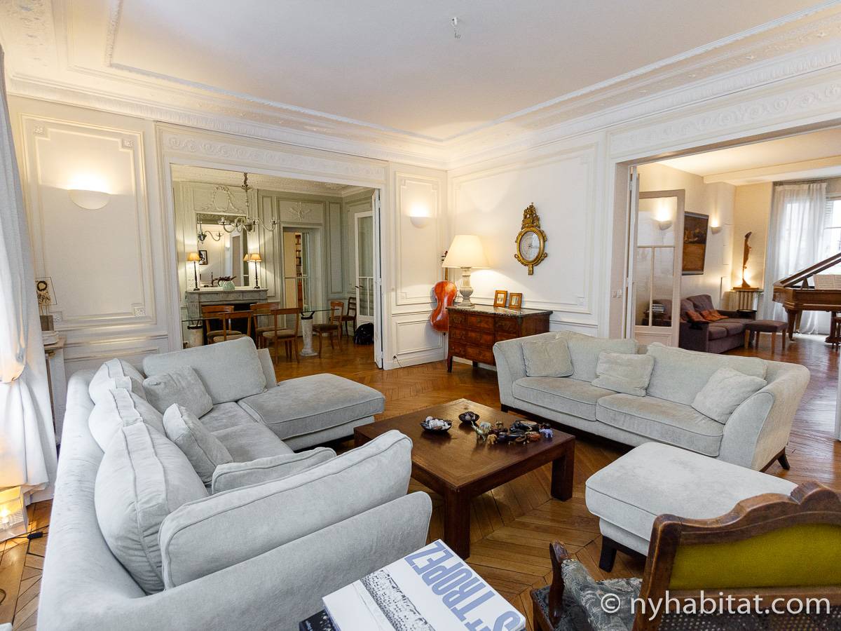 Paris Accommodation: 4 Bedroom Apartment Rental in Trocadéro (PA-2126)