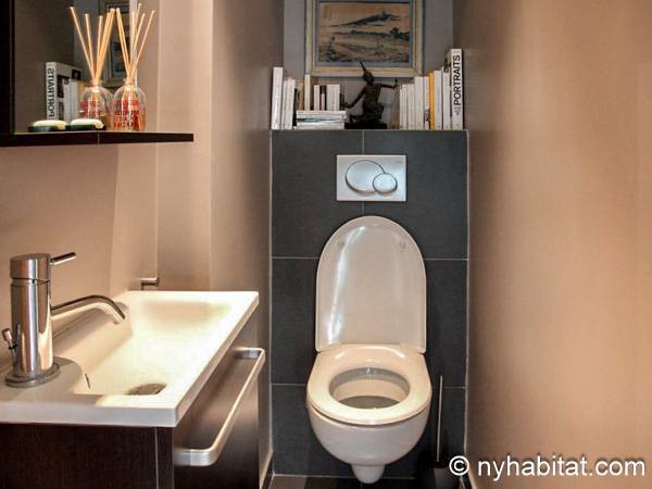 Bathroom 2 - Photo 2 of 2 Bathroom 2 - Photo 2 of 2