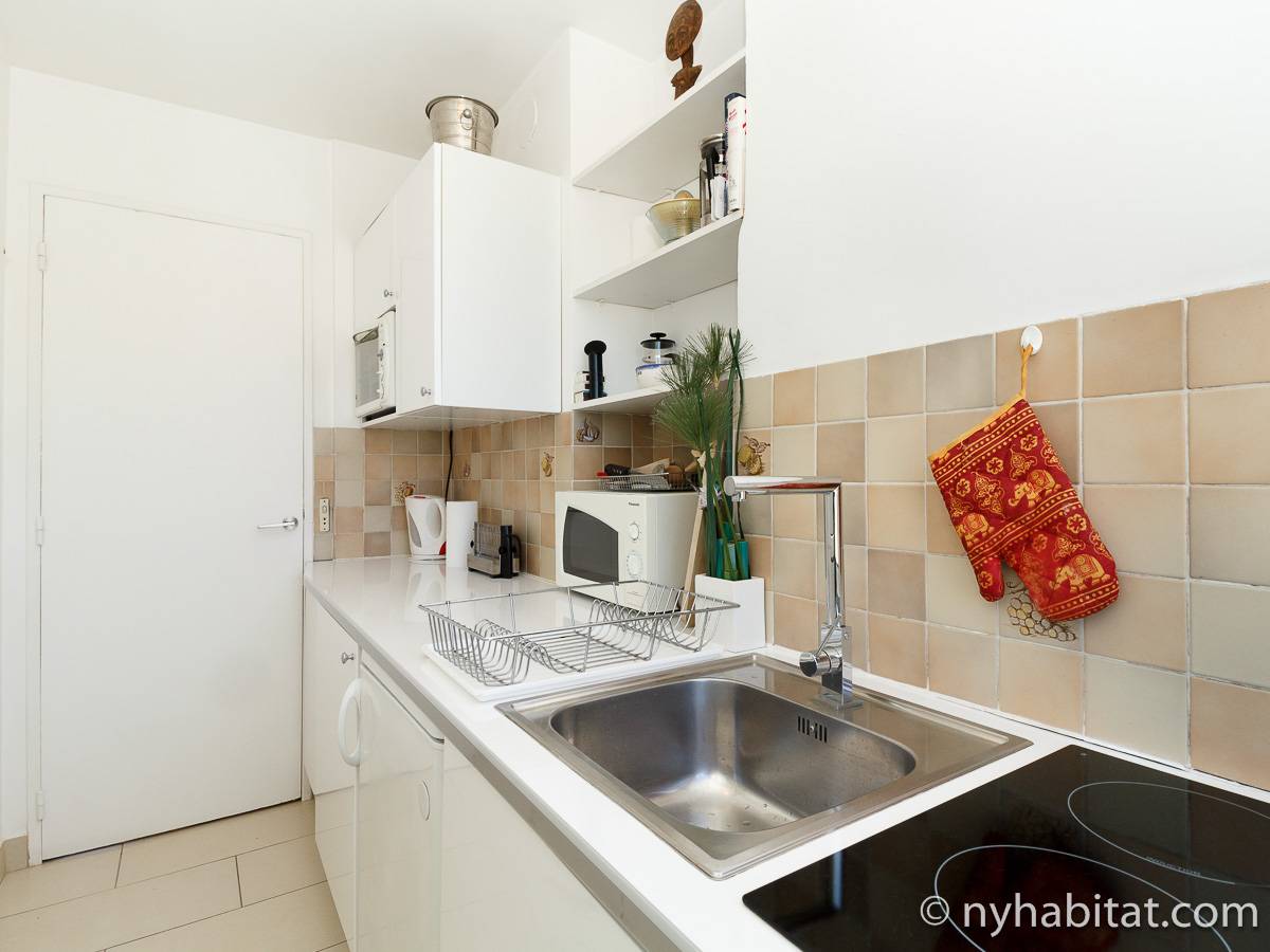 Paris Accommodation: 1 Bedroom Apartment Rental in Invalides (PA-3384)