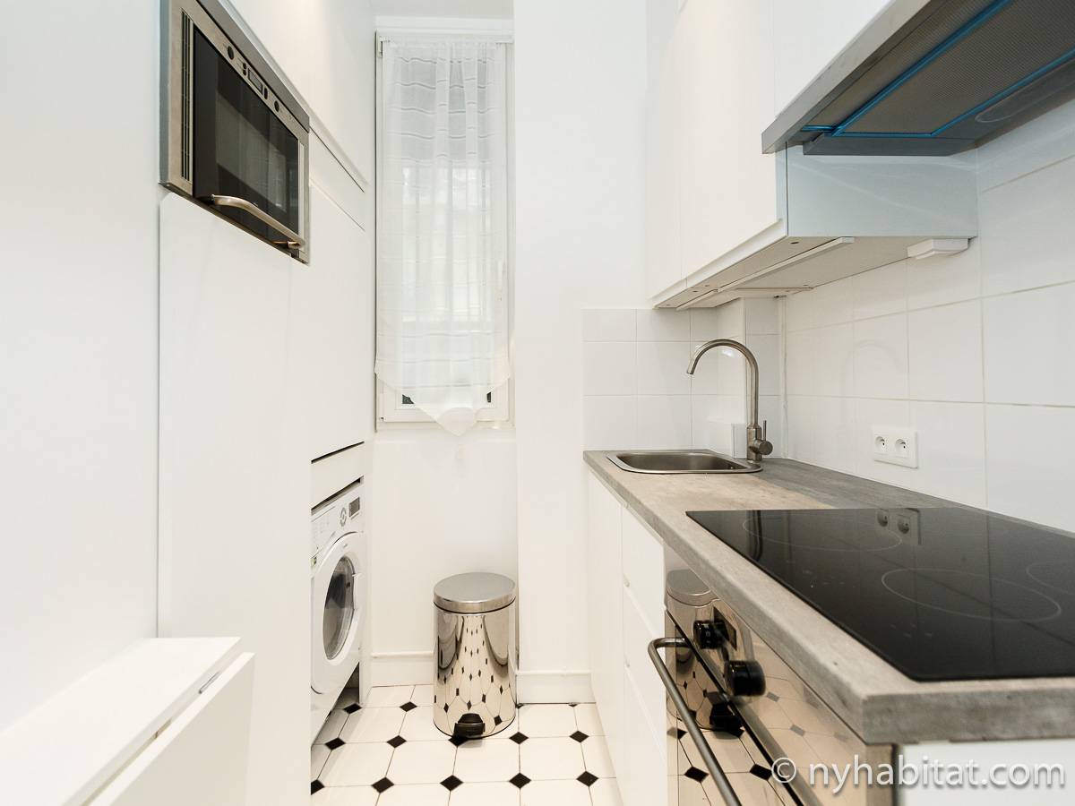 Paris Apartment: 2 Bedroom Apartment Rental in Passy (PA-4443)