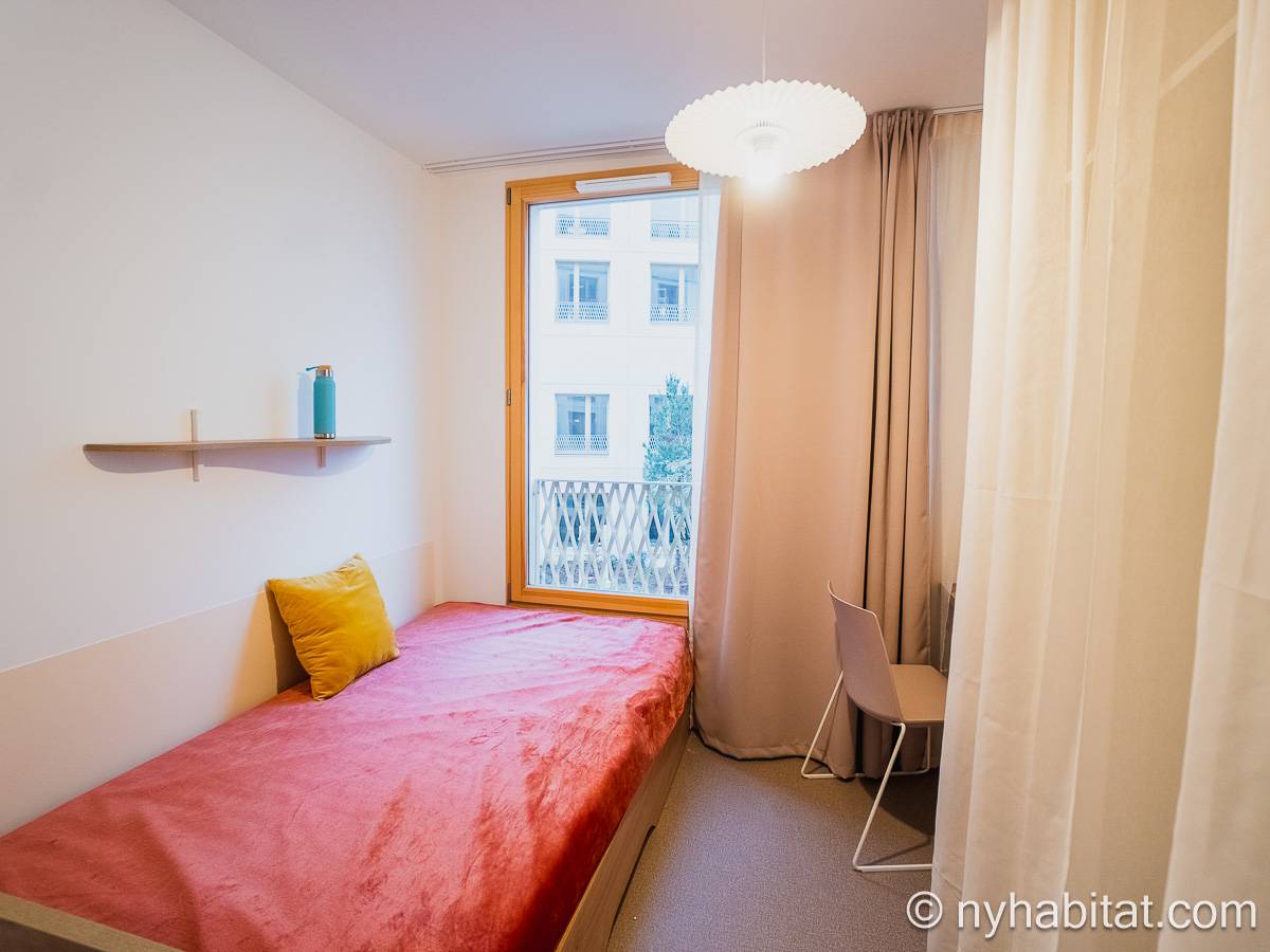 Bedroom 1 - Photo 2 of 3 Bedroom 1 - Photo 2 of 3