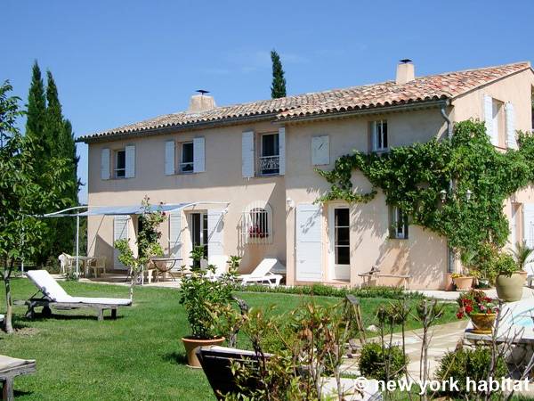 South France Accommodation: 7 Bedroom Villa Rental in Aix en Provence ...